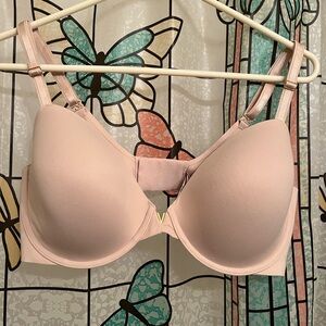 Victoria's Secret/ Love Cloud Bra - 38DD - tan/cream color